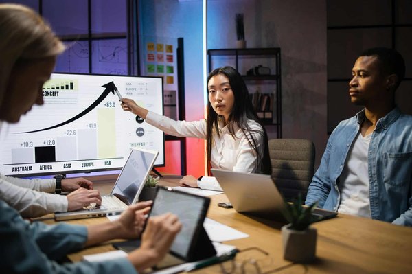 Comment les entreprises de services peuvent-elles utiliser le big data pour améliorer la prise de décision?