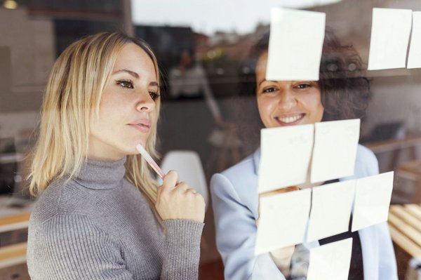 Découvrir le coworking et la location de bureaux en bretagne : flexibilité et collaboration au cœur de votre projet